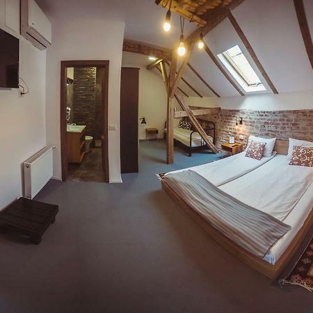 Timhouse Hotel ทิมิชัวรา ภายนอก รูปภาพ