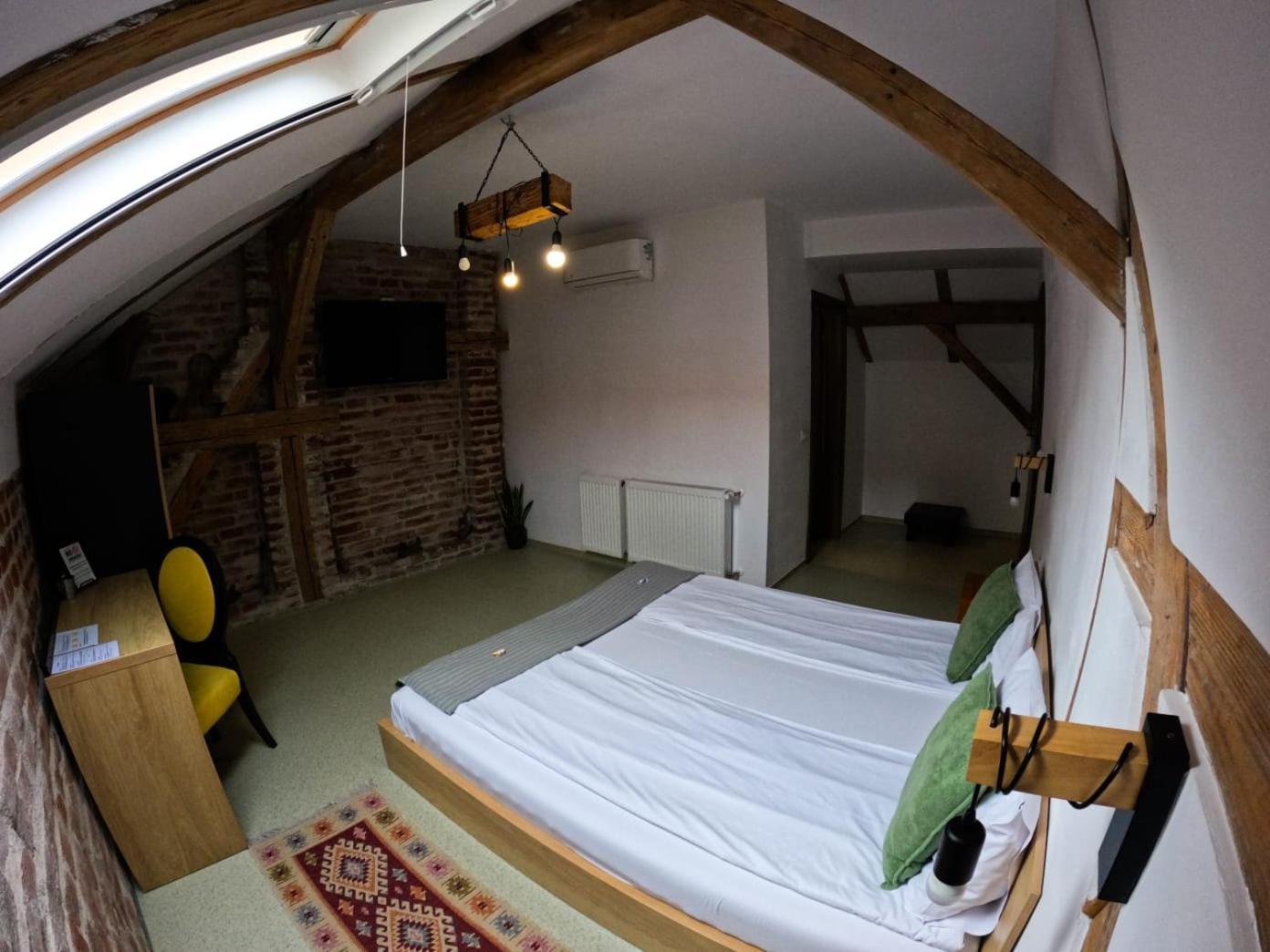 Timhouse Hotel ทิมิชัวรา ภายนอก รูปภาพ