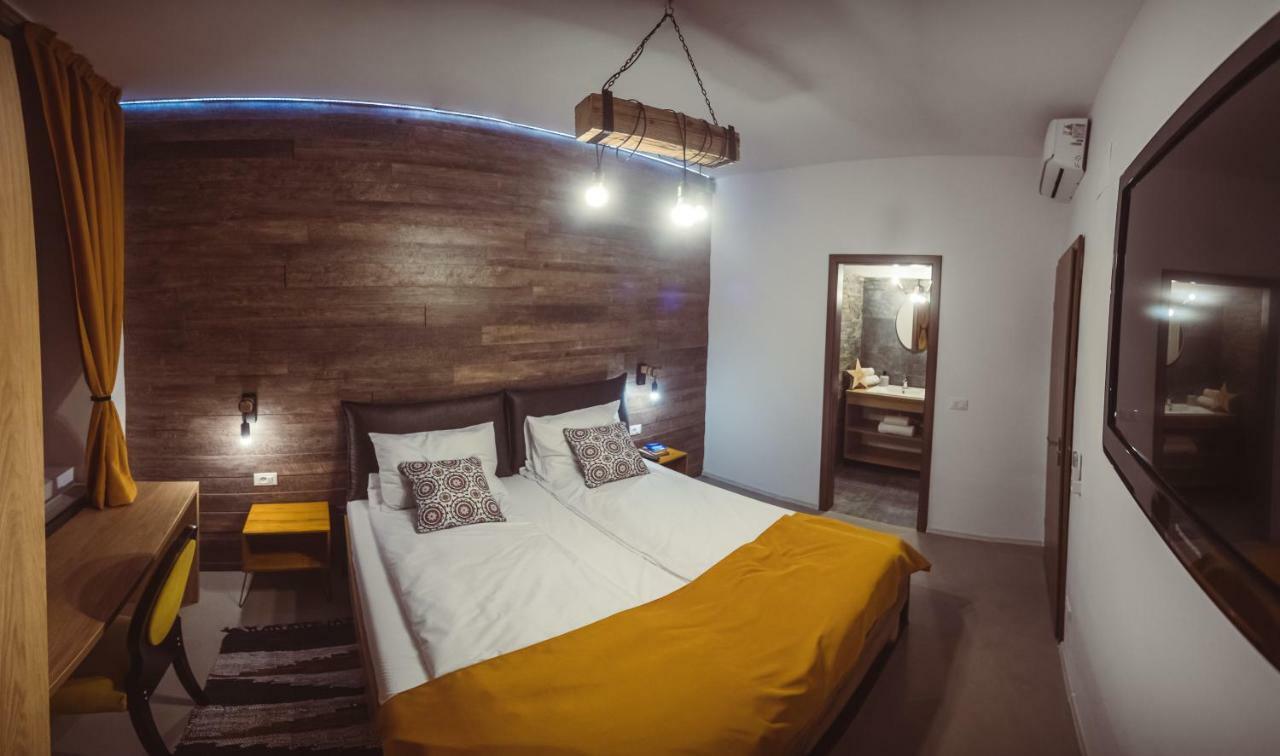 Timhouse Hotel ทิมิชัวรา ภายนอก รูปภาพ
