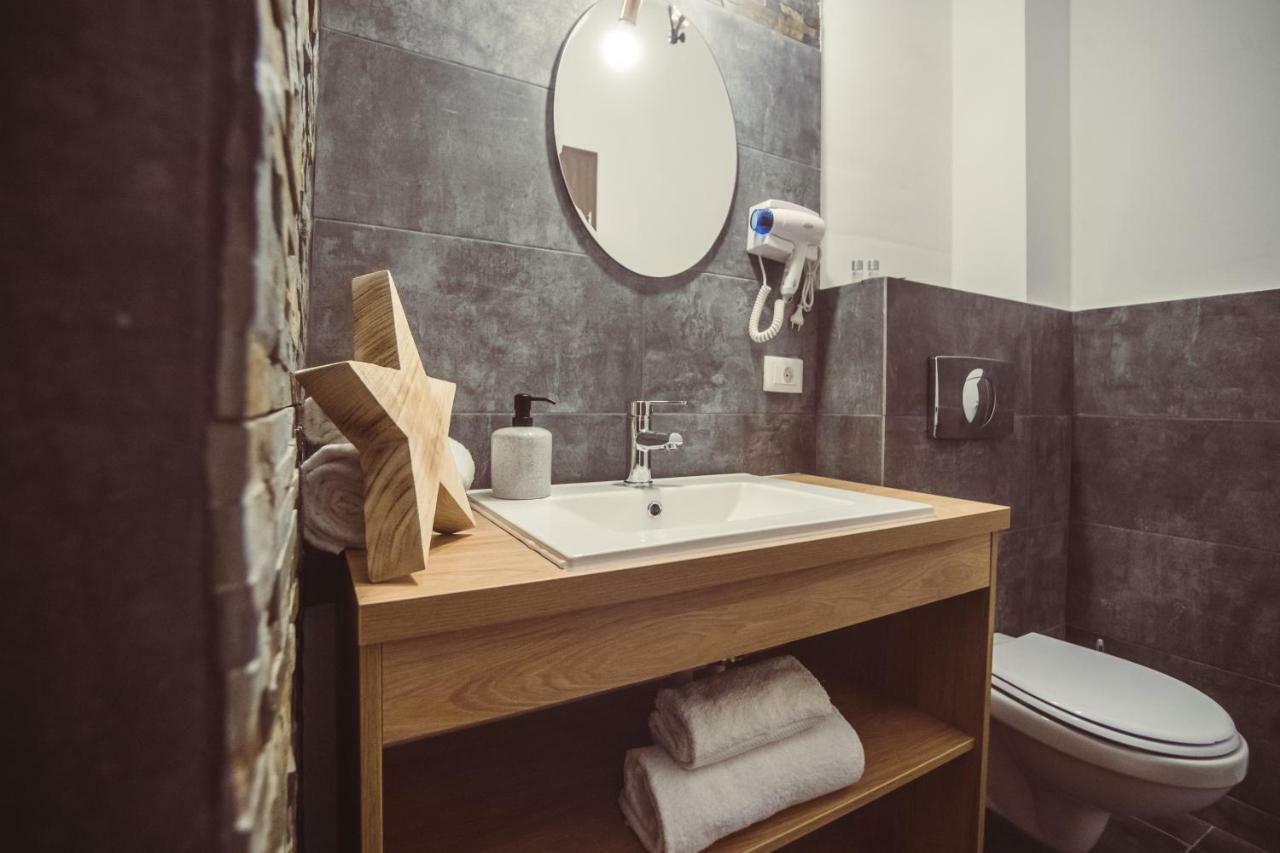 Timhouse Hotel ทิมิชัวรา ภายนอก รูปภาพ