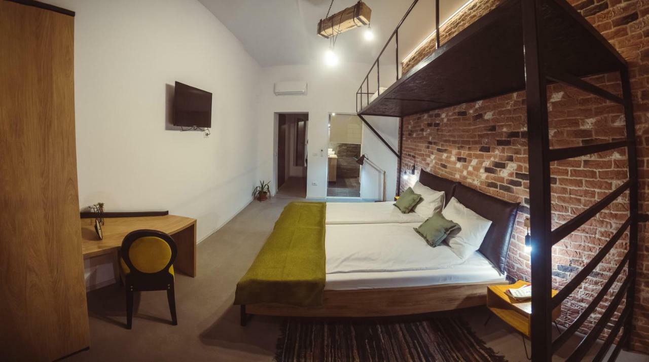 Timhouse Hotel ทิมิชัวรา ภายนอก รูปภาพ